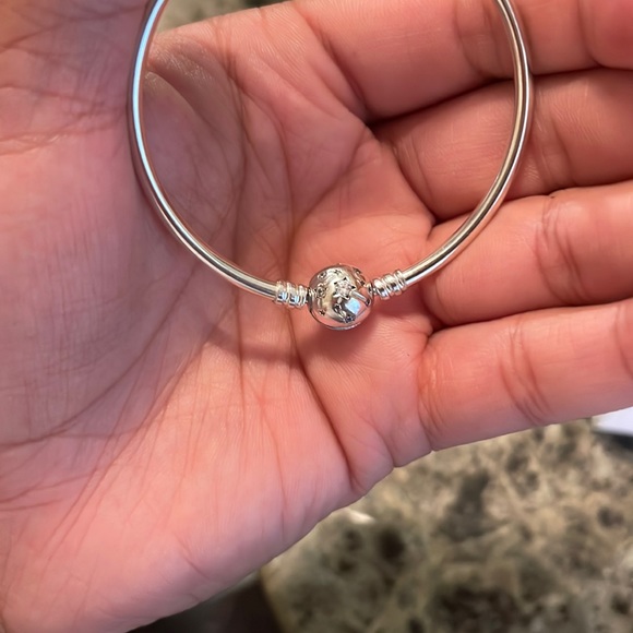 Brand new pandora bracelet - Picture 4 of 4
